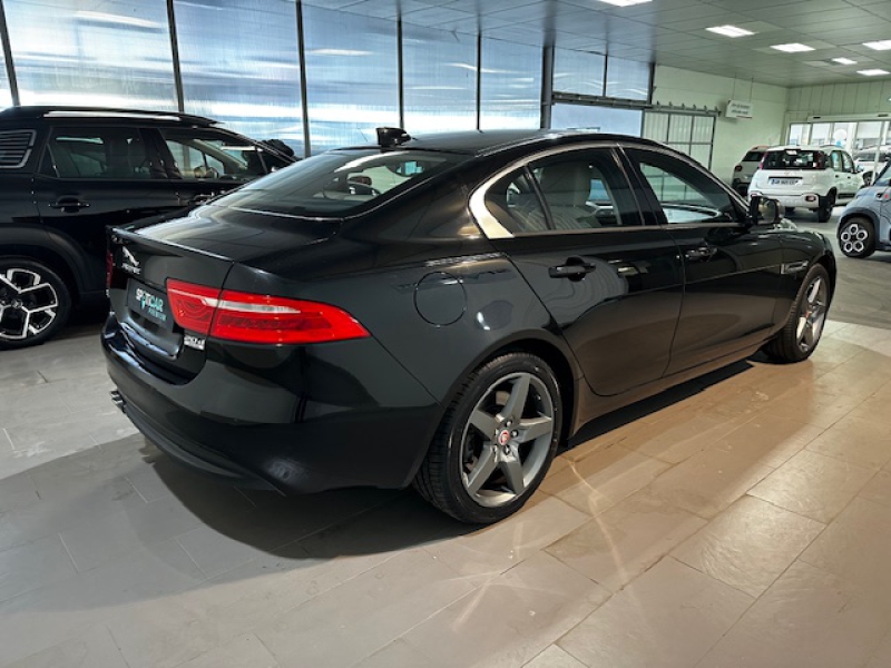 JAGUAR XE 2.0D 180ch Pure BVA8