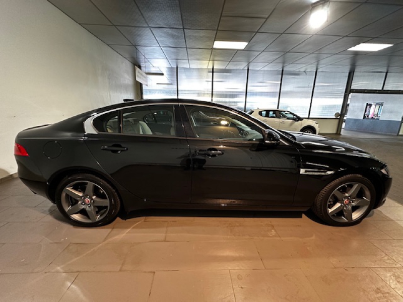 JAGUAR XE 2.0D 180ch Pure BVA8