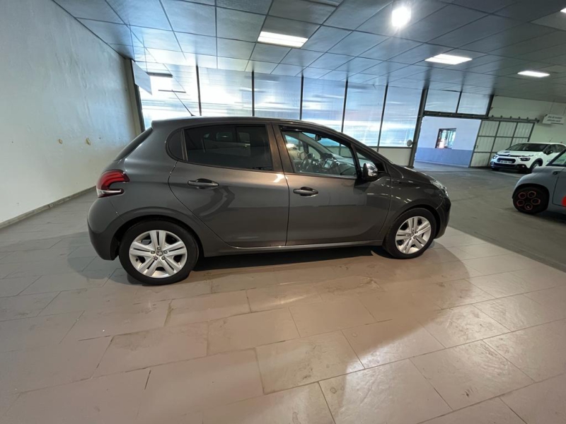 PEUGEOT 208 1.2 PureTech 82ch E6.c Signature 5p