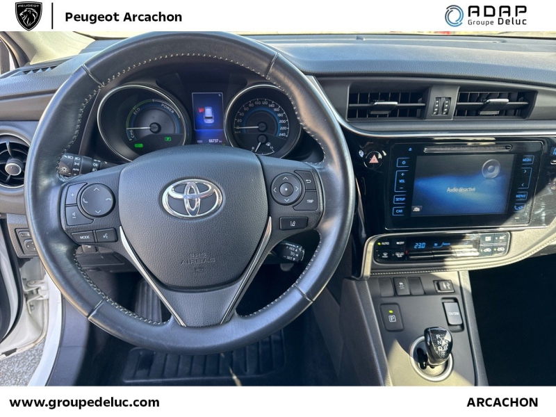 TOYOTA Auris Touring Sports HSD 136h Design