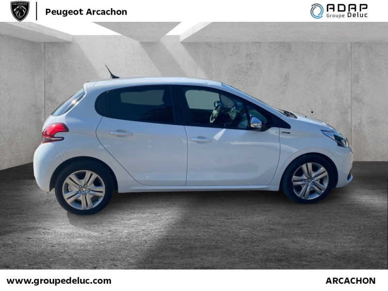 PEUGEOT 208 1.2 PureTech 82ch E6.c Signature 5p