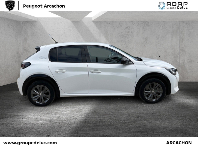 PEUGEOT 208 e-208 136ch Style